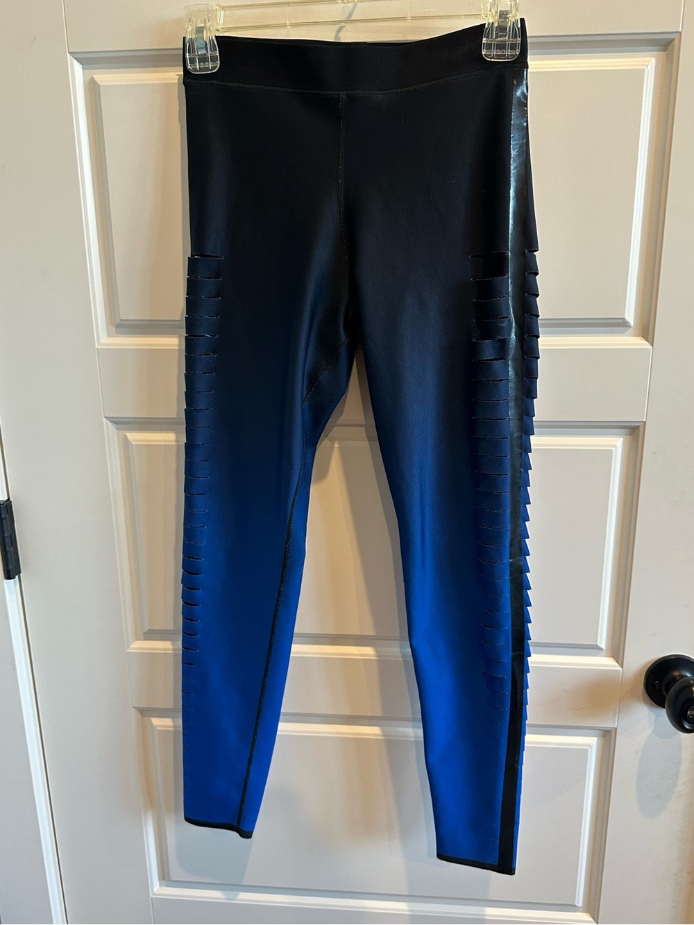 Ultracor Medium Silk Gradient Slash Ombre Soft Stretch Leggings Activewear